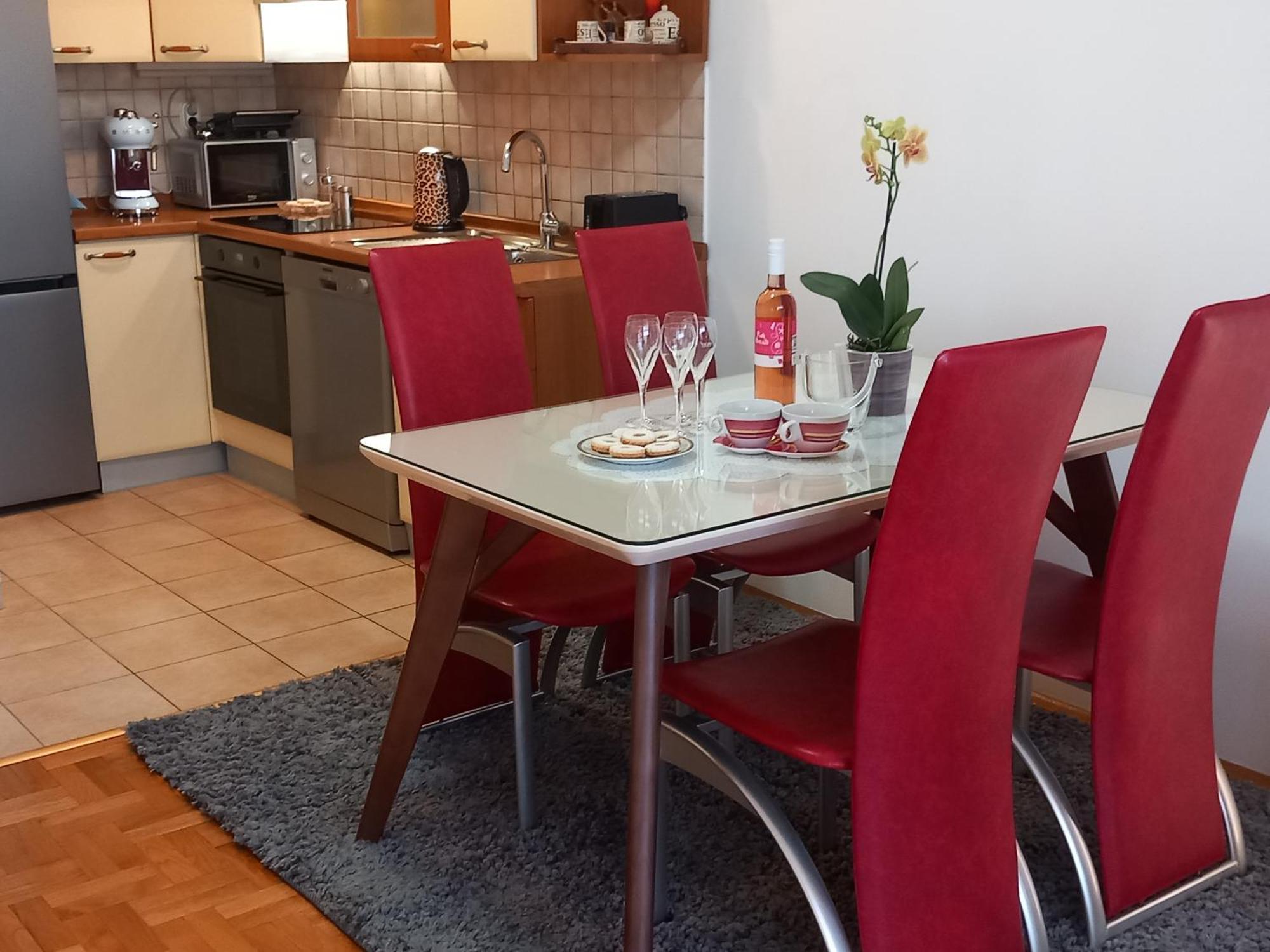 Apartment Harmony - Pleasant And Comfortable Place With A Balcony And A Secured Garage Сплит Экстерьер фото