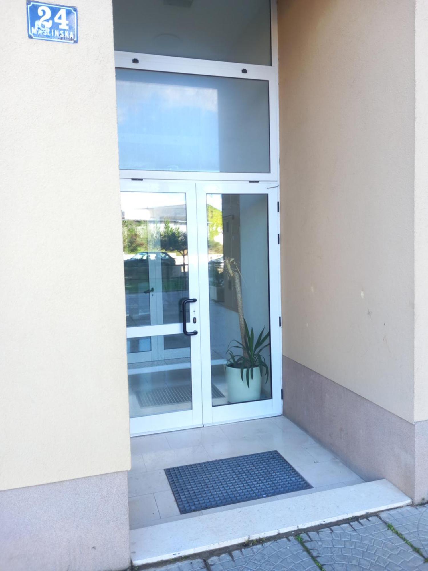 Apartment Harmony - Pleasant And Comfortable Place With A Balcony And A Secured Garage Сплит Экстерьер фото